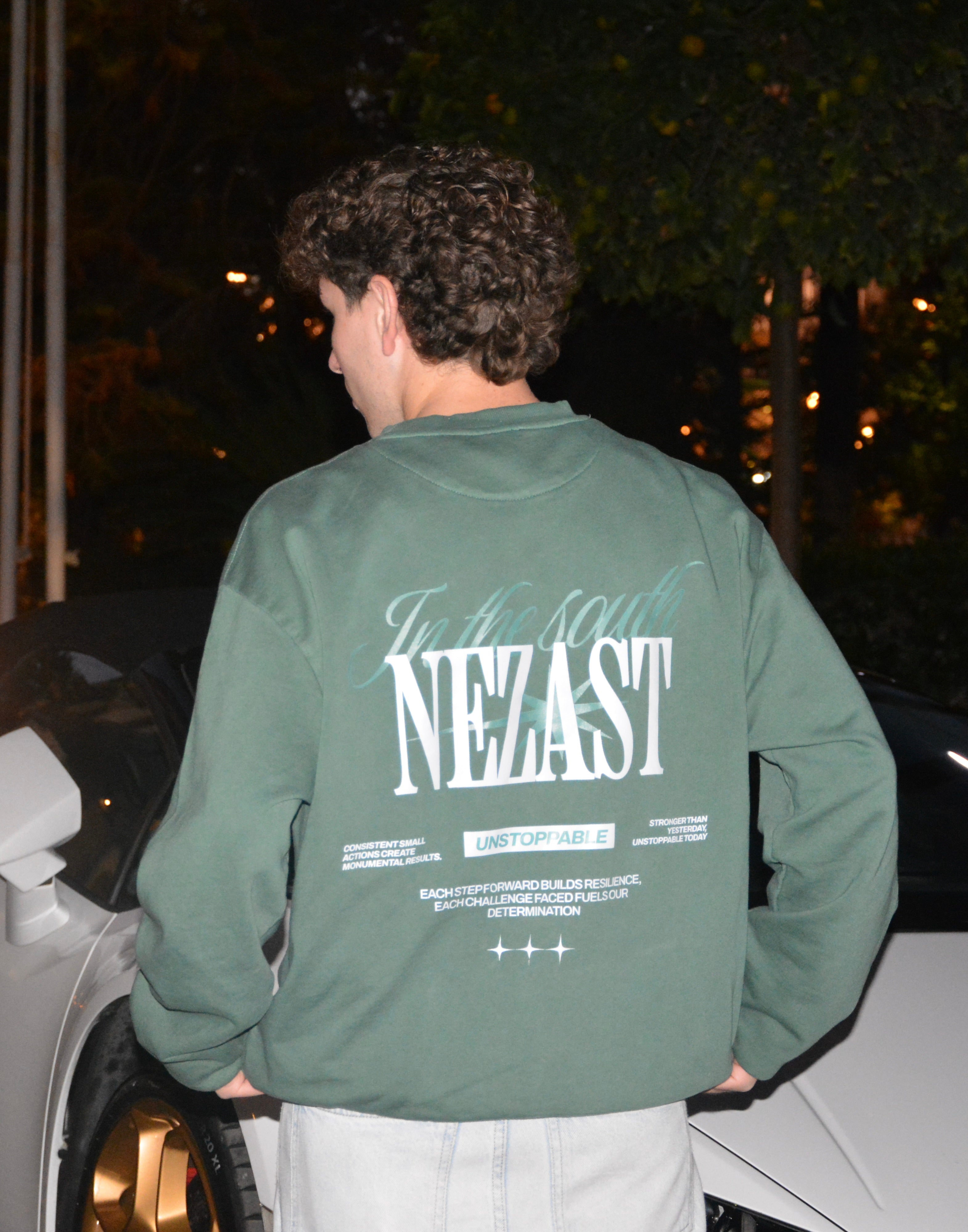 UNSTOPPABLE CREWNECK