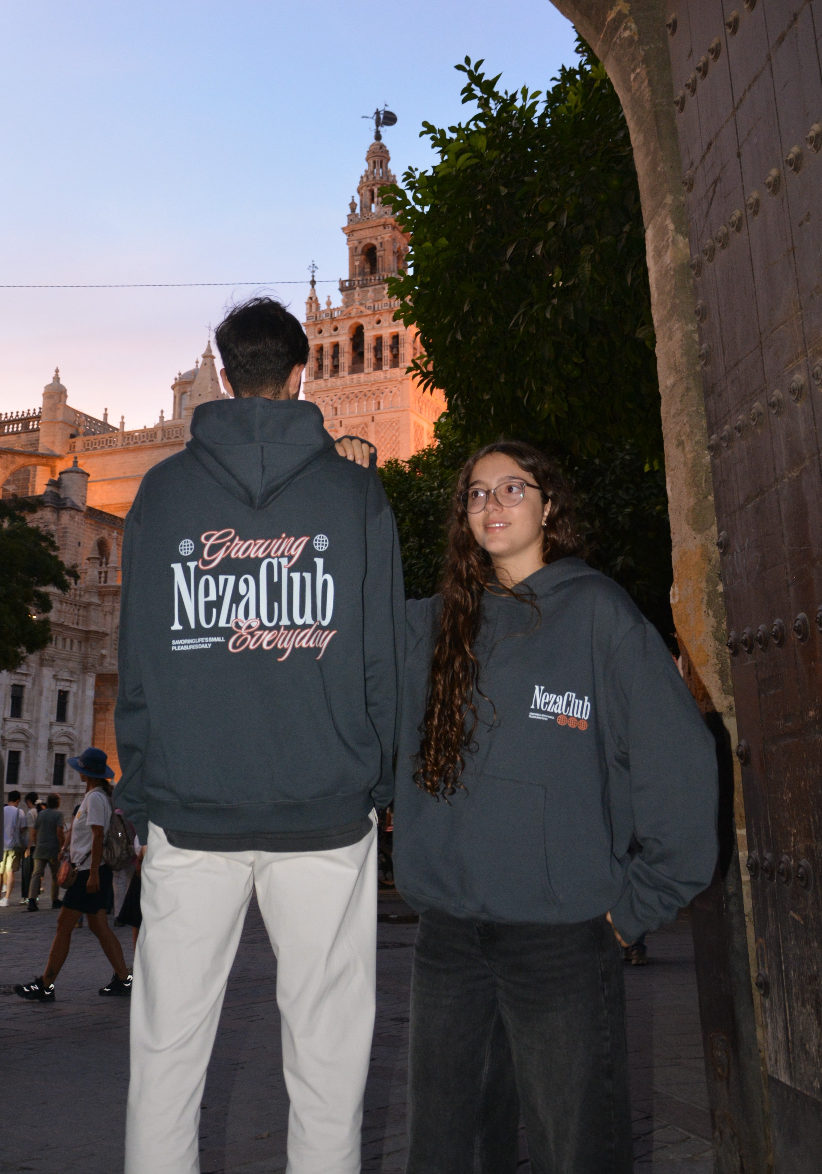 NEZA GROWING HOODIE